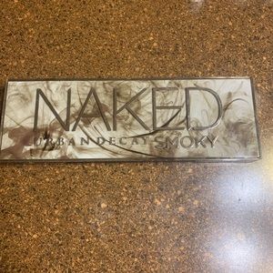 Urban Decay Naked Smoky Eyeshadow Palette